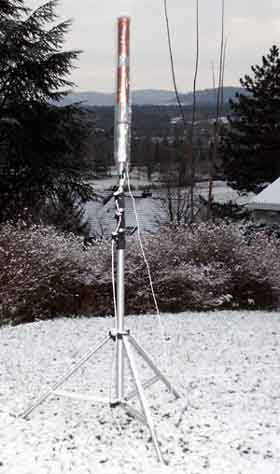 EH STAR in the garden, Saturday 20th Nov. 2004, snow